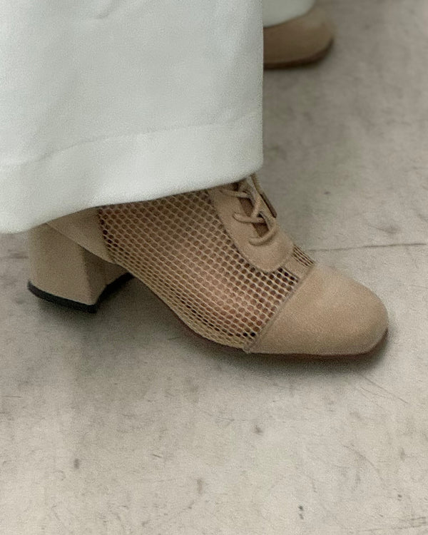 beige kink shoes